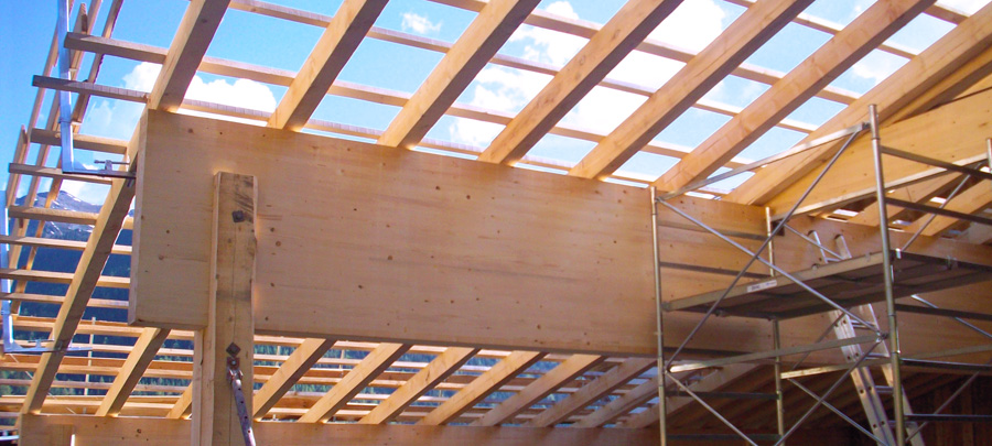 Dachstuhl aus Holz - Mair Holzverarbeitung