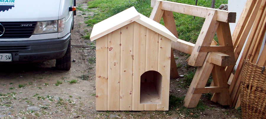 Hundhütte aus Holz - Zimmerei Südtirol