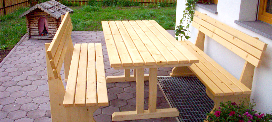 Möbel für die Terrasse aus Holz